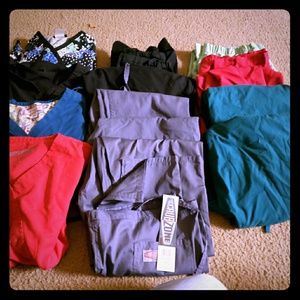 Scrubs (lot) size Medium